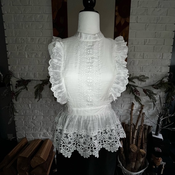 NWOT - Guipure Peplum blouse - Picture 4 of 13
